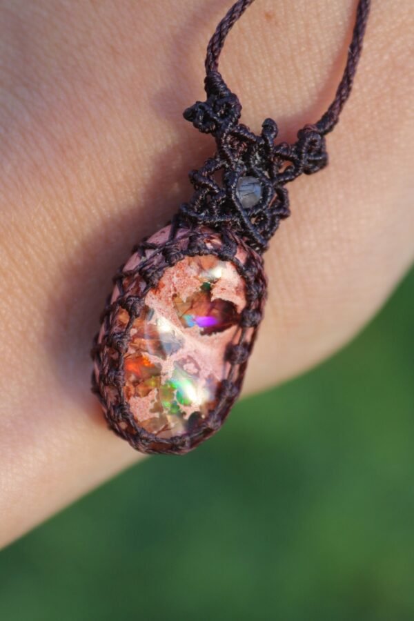 STELLAR~ Mexican OPAL pendant with needle inclusions. Mexican micro macrame jewelry, handmade in europe, worldwide shipping