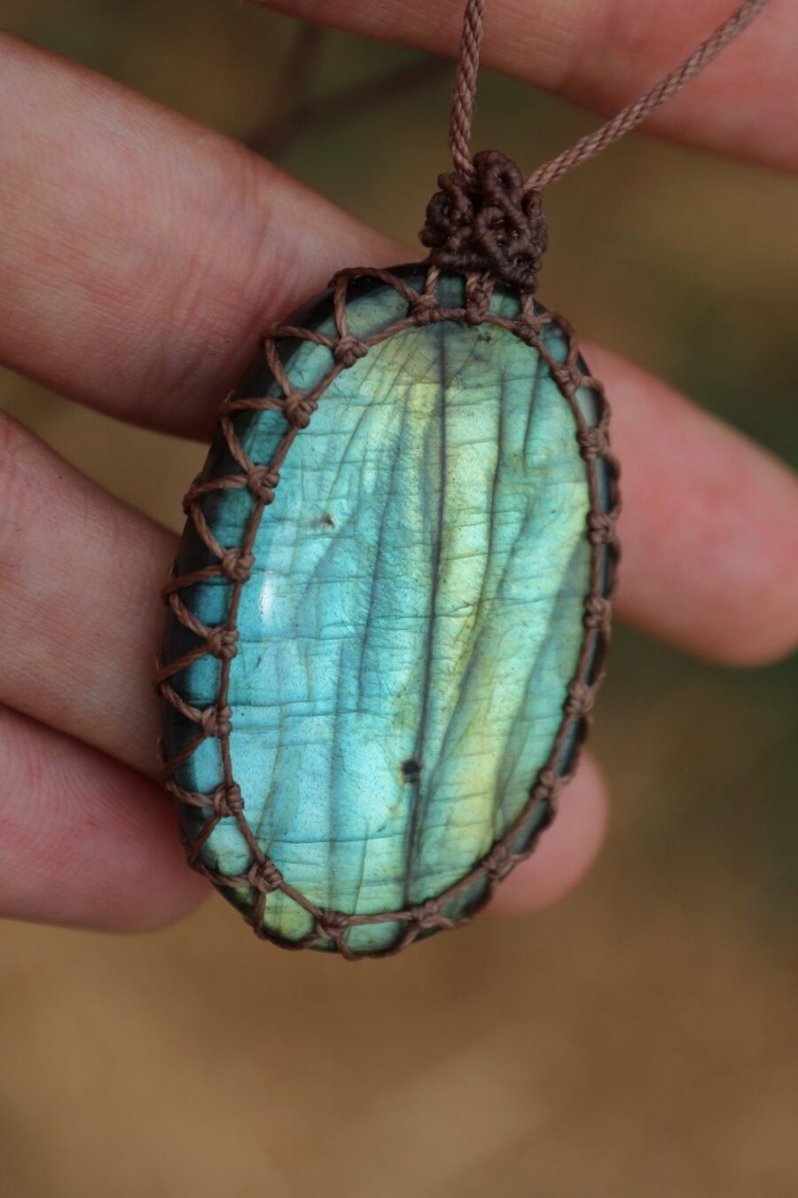 Green LABRADORITE Pendant in brown macrame