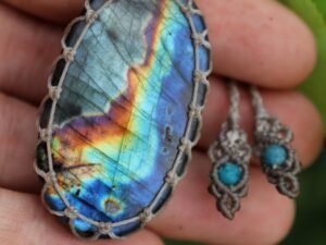 Rainbow LABRADORITE pendant