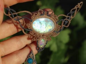 Ethiopian OPAL and MOONSTONE choker with apatite beads