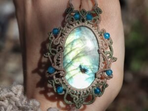 Green and blue LABRADORITE pendant